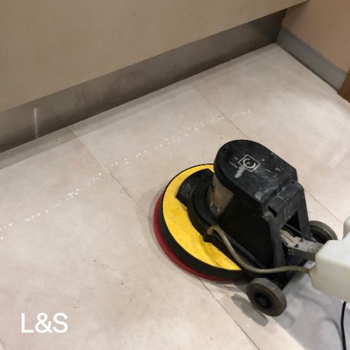 麗雅清潔公司機器洗地實況一