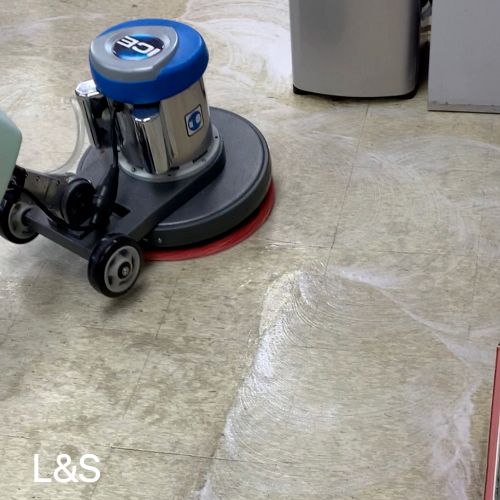 麗雅清潔公司機器洗地實況二